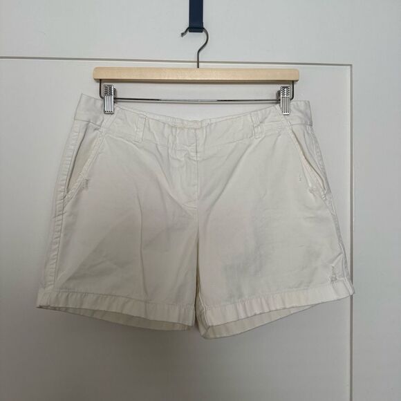 J Crew Shorts 4.5'' Womens Sz 8 White Chino Distressed Coastal Beach Summer - Picture 1 of 14